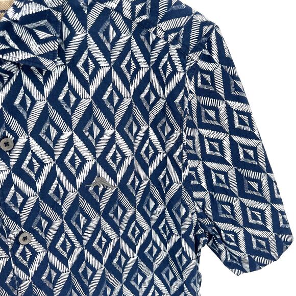 Tommy Bahama geometric print men’s button front shirt - Picture 2 of 6